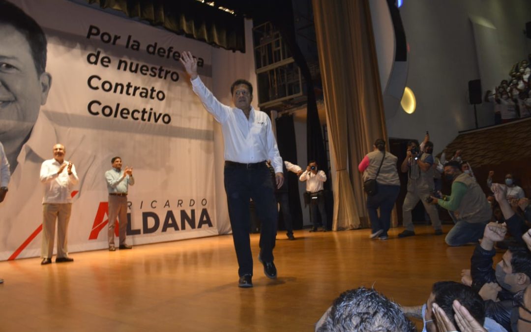 Ricardo Aldana recibe respaldo de petroleros tabasqueños.