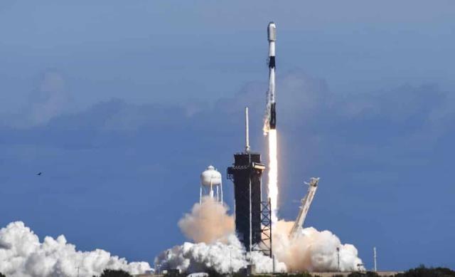 SpaceX pone en órbita otro lote de su red de satélites Starlink