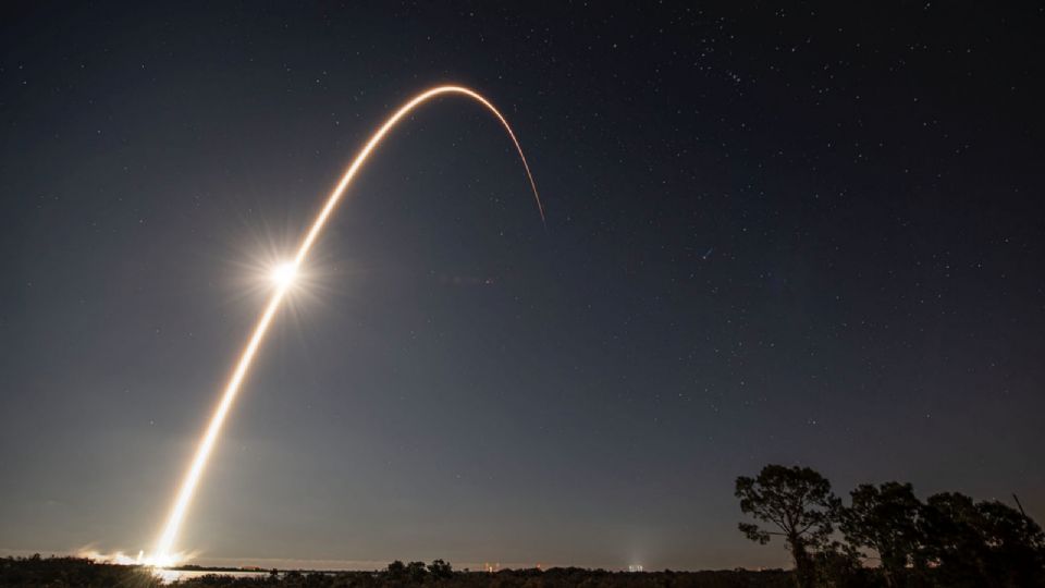 Tormenta solar destruye 40 satélites de SpaceX