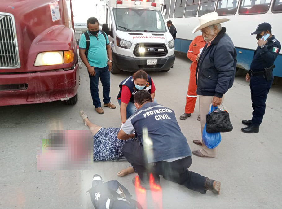 Muere mujer al ser atropellada por un volteo en Paraíso.