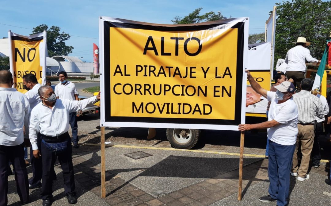 Se movilizan taxis de Centro contra el pirataje