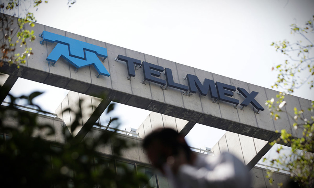 Contrato para Slim; Telmex gana licitación para proveer de internet al AIFA