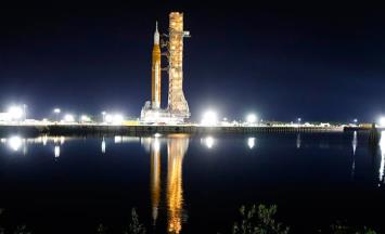 Agencia europea quiere llevar a sus astronautas a la Luna “antes del fin de esta década”