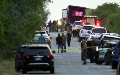 Migrantes pagaron por un viaje VIP para morir hacinados en tráiler en Texas.