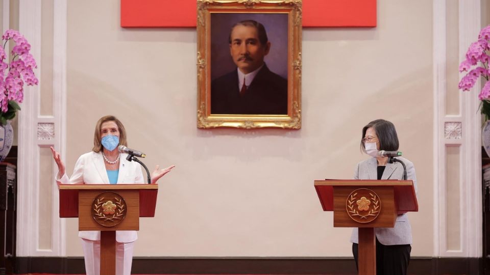 Nancy Pelosi abandona Taiwán tras una visita que cruzó la “línea roja” de Pekín
