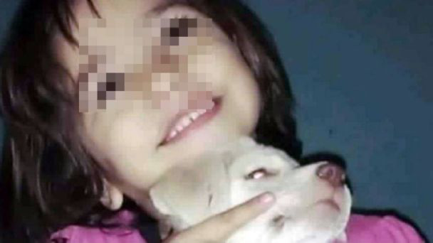 Era sordomuda y vivían pegándole: mamá y padrastro matan a niña a golpes 