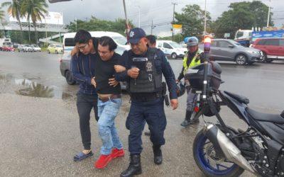 Motociclista es atropellado en la avenida Adolfo Ruíz Cortines, el responsable del percance se da a la fuga.
