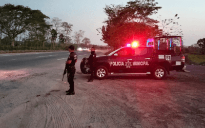 Seguridad publica de Comalcalco continua brindando seguridad en planteles educativos del municipio.