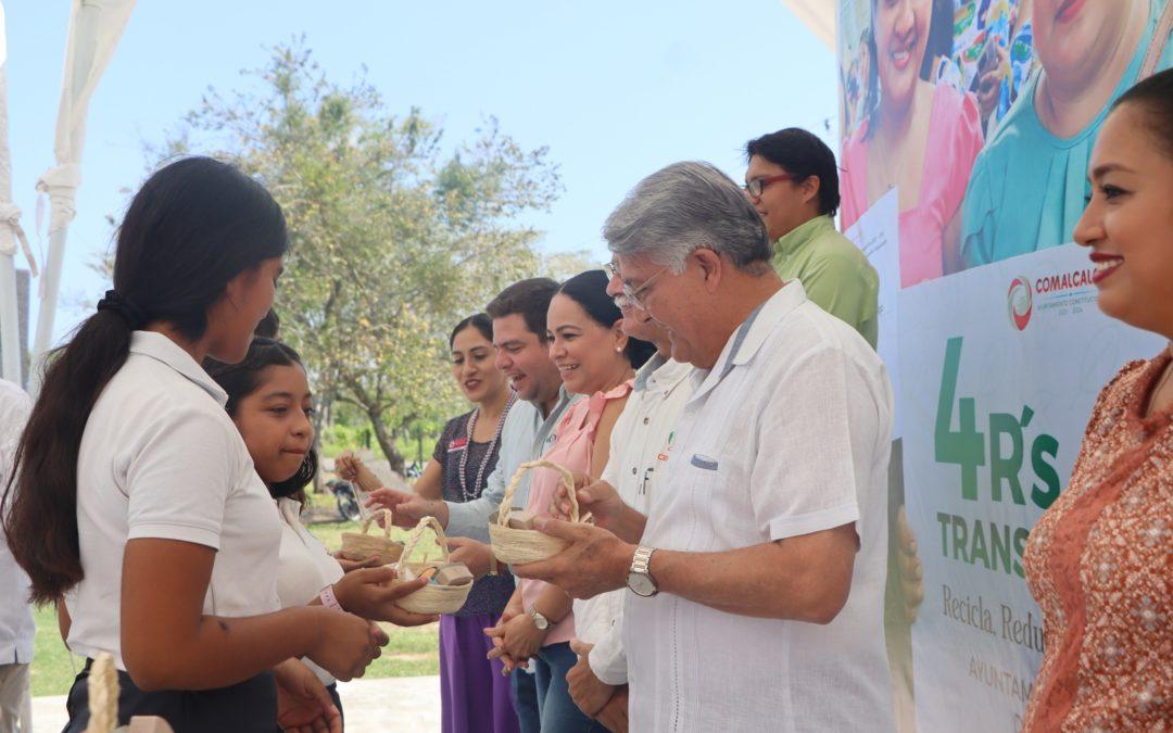 Gobierno de Comalcalco entrega beneficios del programa «4R´S por la transformación» a escuelas del municipio.