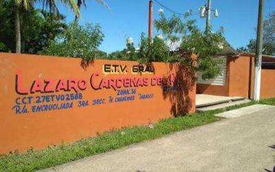 Padres de familia de la secundaria “Gral. Lázaro Cárdenas del Río” de la R/a. “Encrucijada” en Cárdenas, denunciaron el cobro por entrega de documentos de egresados.