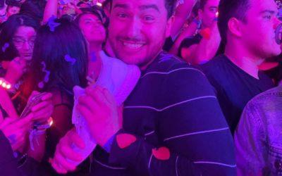 ¿A qué huelen los pies de Bad Bunny?, José el fanático que se ganó su tenis en un concierto lo confiesa.