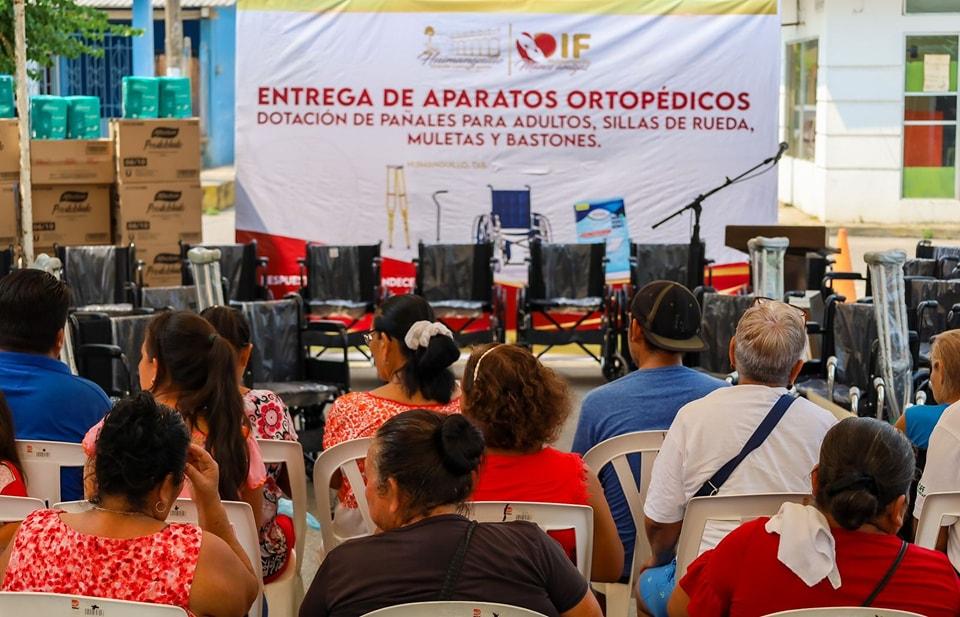 Entrega ayuntamiento y DIF de Huimanguillo implementos Ortopédicos y Pañales para adultos mayores de manera gratuita